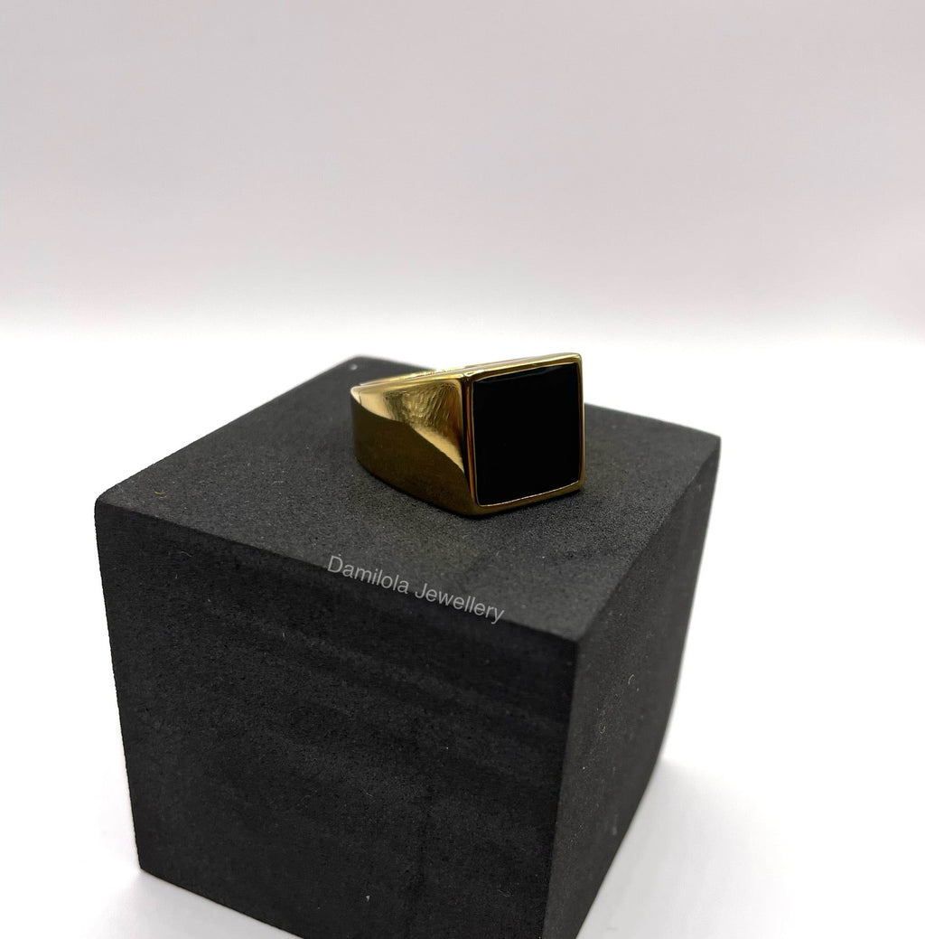 Gold ‘King Noir’ Onyx Men’s Ring