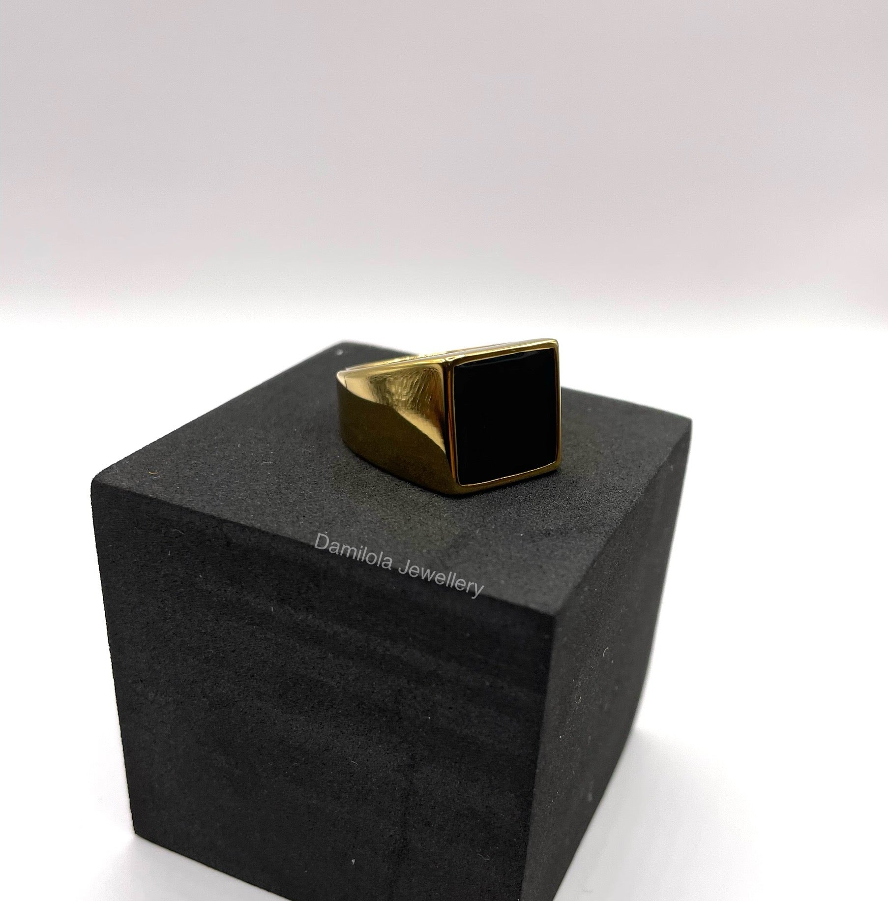Gold ‘King Noir’ Onyx Men’s Ring
