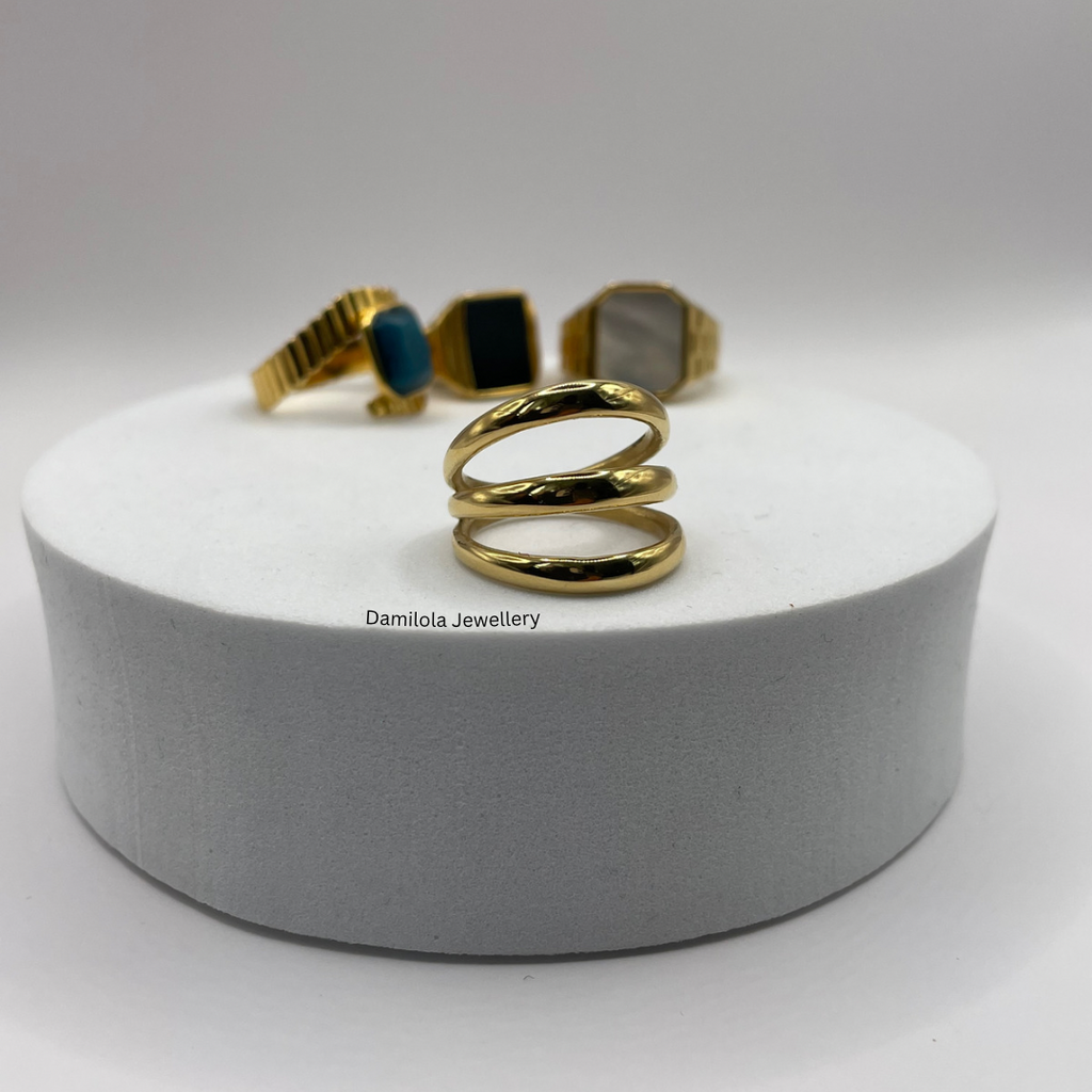 Triple Loop ‘Tyra’ Ring
