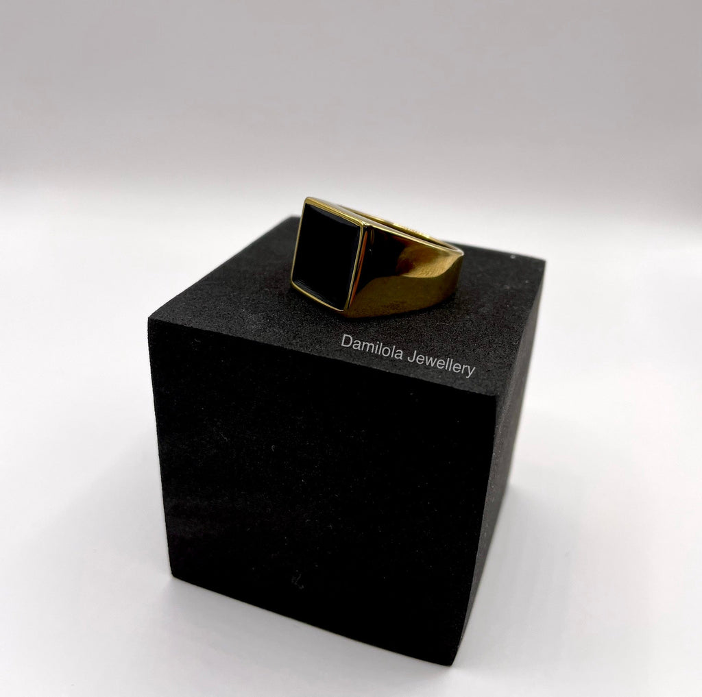 Gold ‘King Noir’ Onyx Men’s Ring